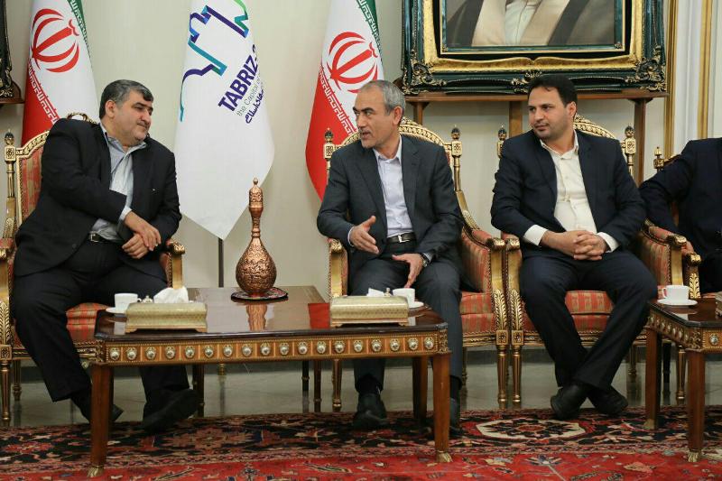 رونق تر...
